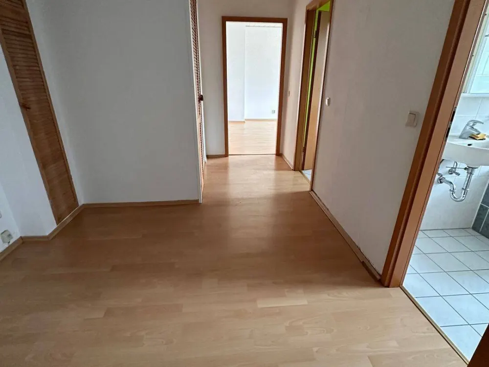 Spacious 2-Room Apartment Including Fitted Kitchen and Balcony!