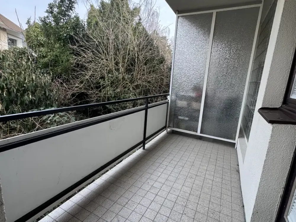 Flehe: 2 Zi EG-Wohnung am Deich mit Rheinblick und Balkon