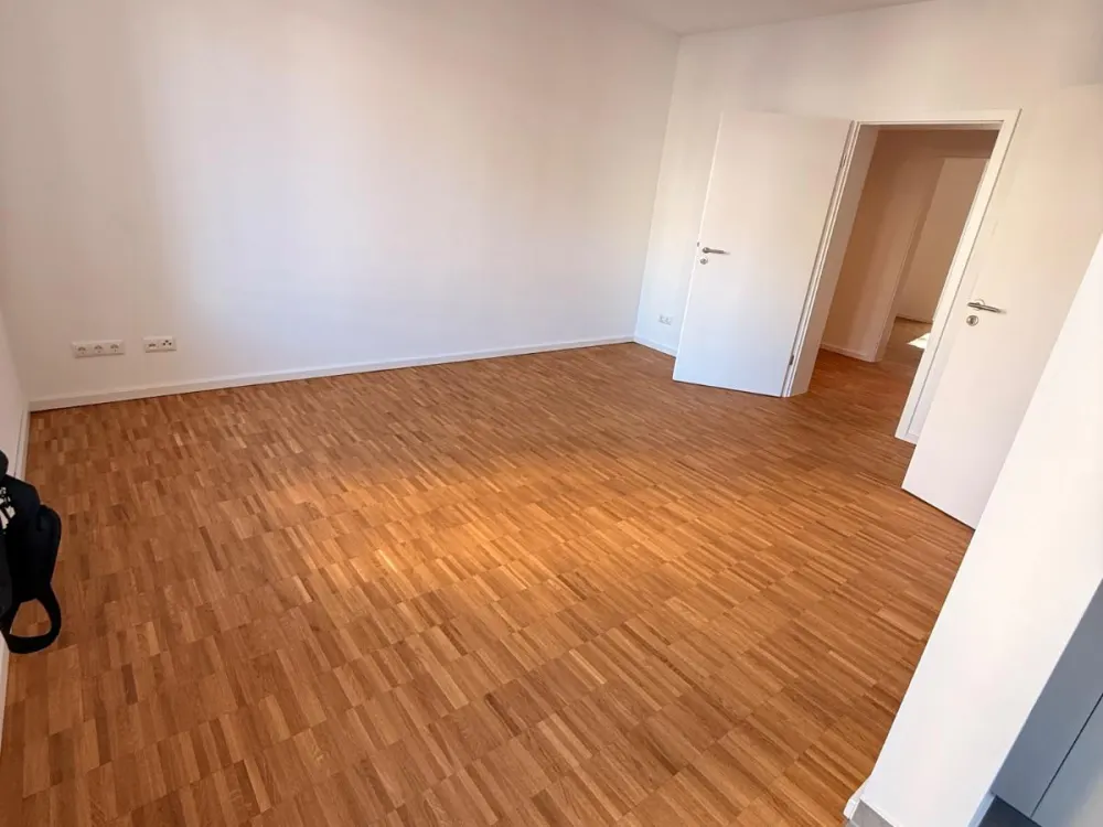2 Räume + Balkon + Einbauküche