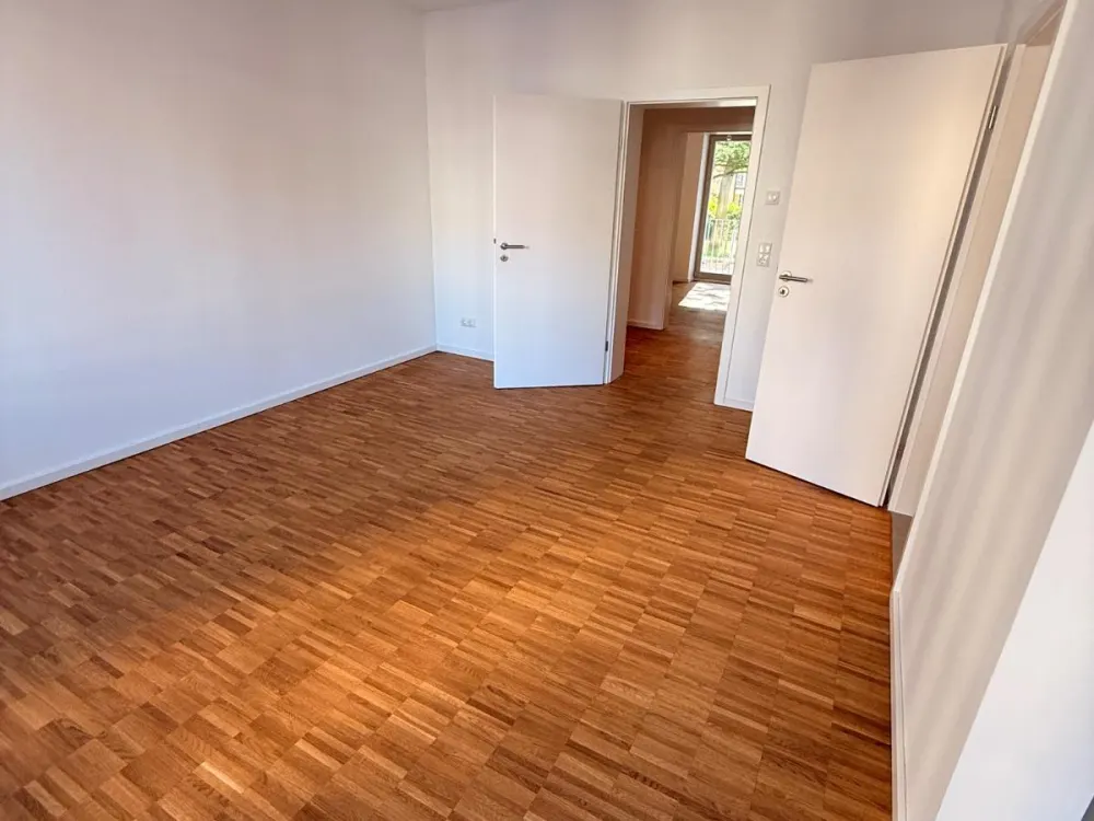 2 Räume + Balkon + Einbauküche
