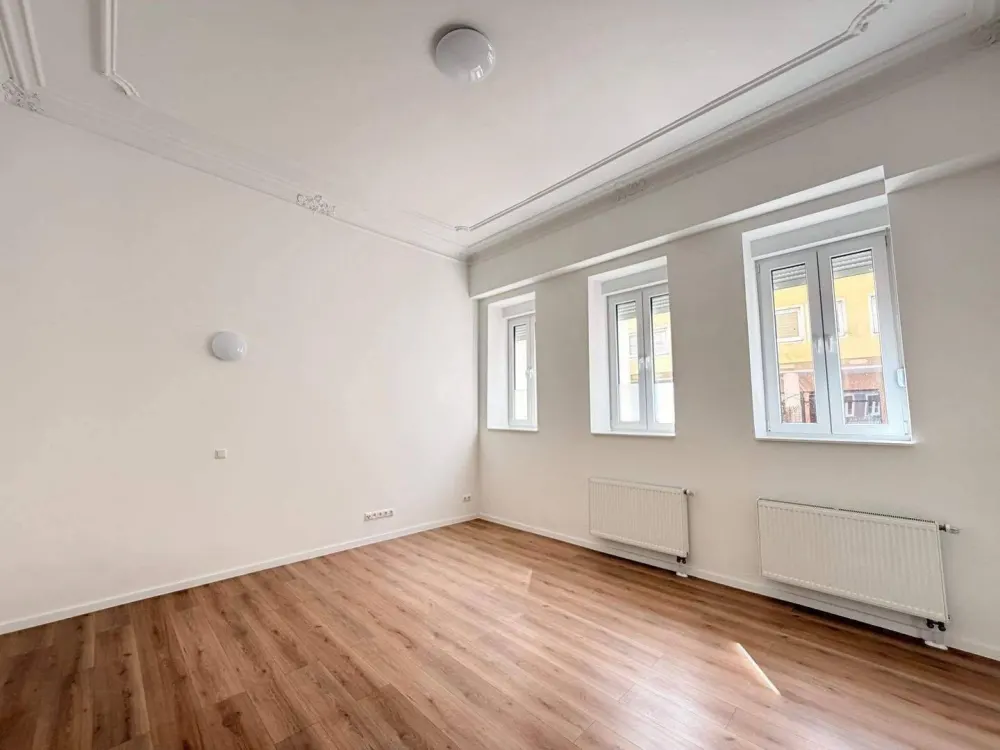 Completely Renovated & Energy Efficient in GoHo, 2-Room Apartment with Spacious Kitchen