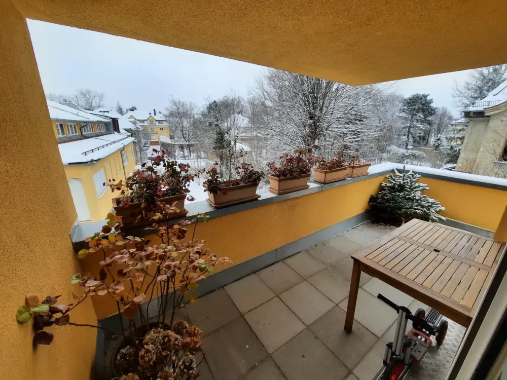 Bright, friendly 2.5-room attic apartment with terrace in upscale residential area Laim