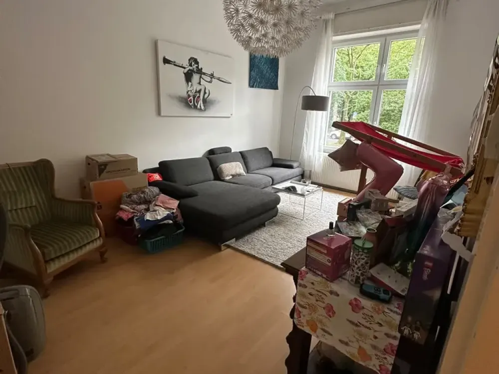 Charming 3-Room Ground Floor Apartment with Shared Garden Use in Düsseldorf 40477
