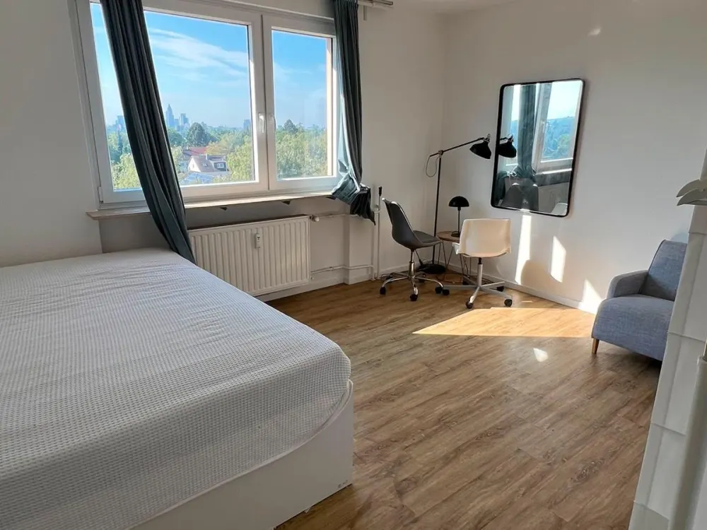 Möblierte 3-Zimmer-Wohnung mit Balkon & Aussicht | Nähe Riedberg