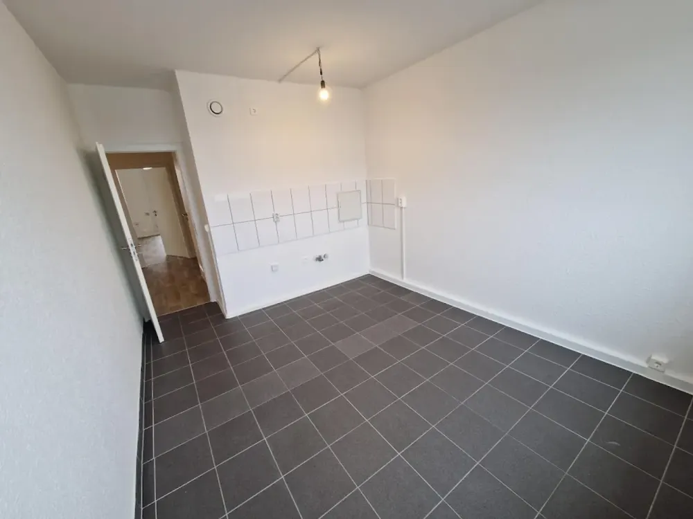 Große 3-Zimmer-Wohnung mit Balkon und Badewanne! ** AB SOFORT **!