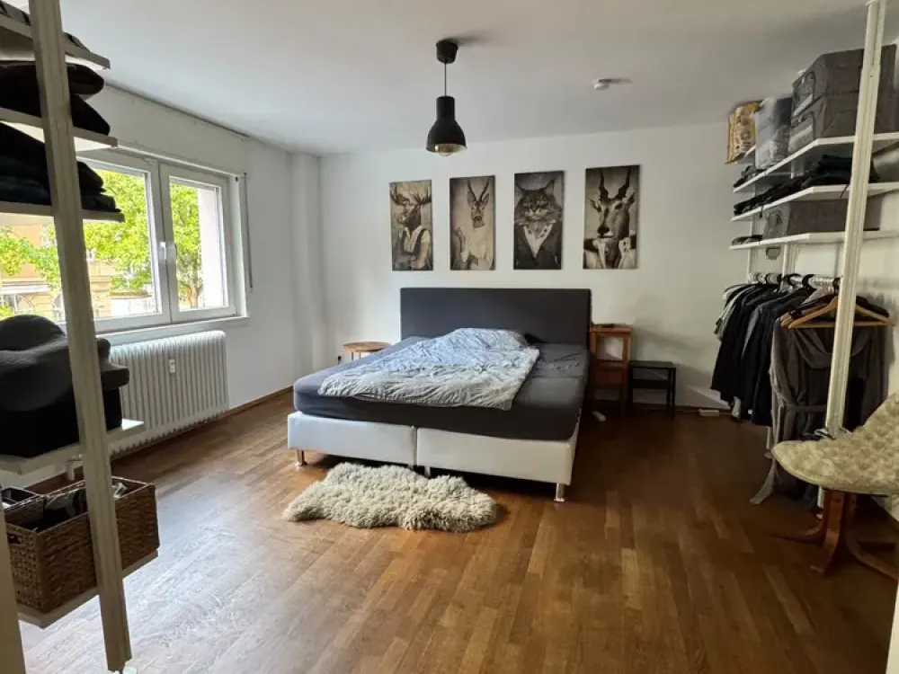 Helle 4 Zimmerwohnung mit Balkon und Einbauküche