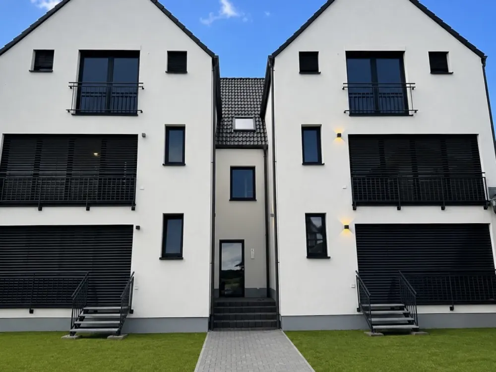 First Rhine Row in Hitdorf - 3-Room Apartment with Private Garden and First Occupancy After Modernization