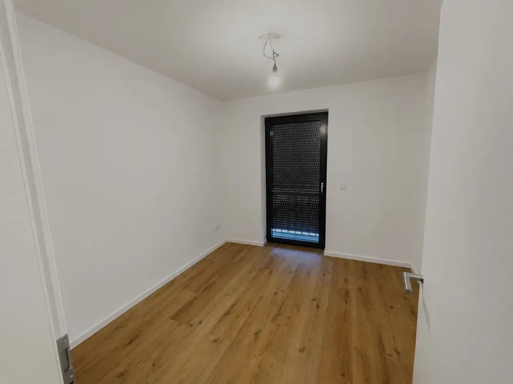 First Rhine Row in Hitdorf - 3-Room Apartment with Private Garden and First Occupancy After Modernization