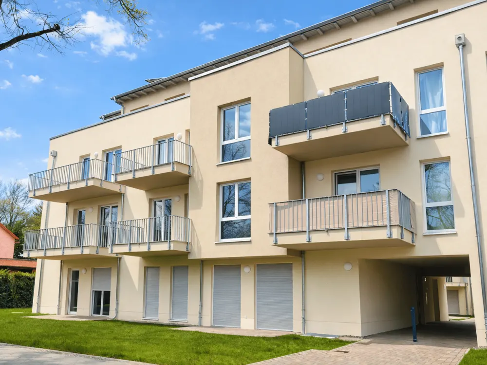 Hochwertige 2-Zimmer Wohnung im EG mit TERRASSE und EBK im Weißenseer Neubauquartier