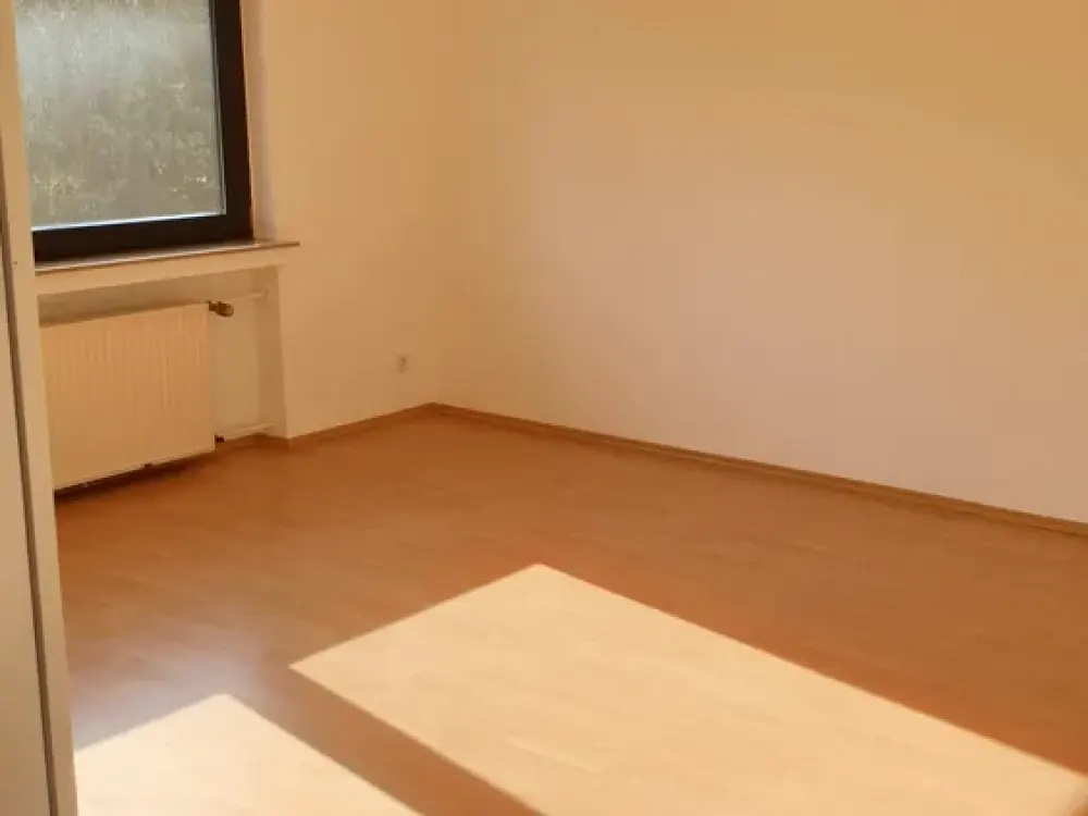 Approx. 45 m² 1-Room Apartment with Fitted Kitchen on 2nd Floor/Attic