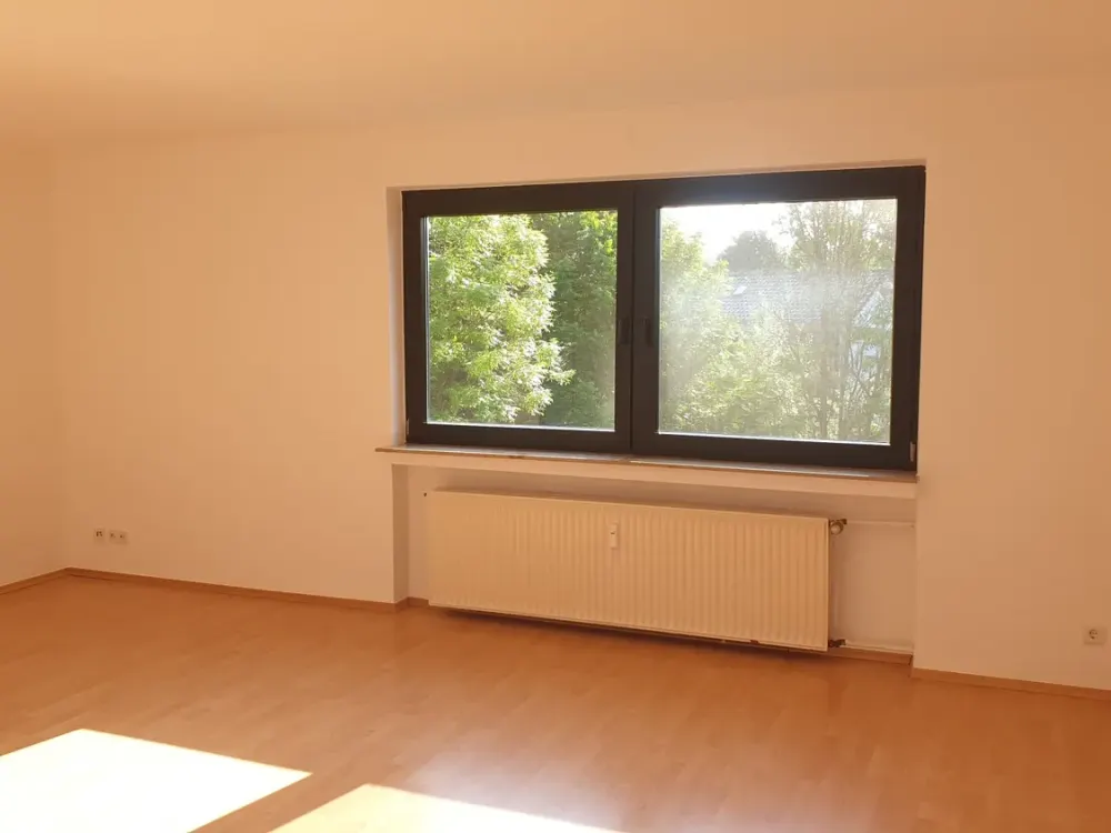 Approx. 45 m² 1-Room Apartment with Fitted Kitchen on 2nd Floor/Attic