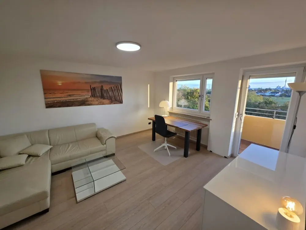 Möblierte 2-Zimmer-Wohnung, ca. 50 m², Südbalkon, frisch renoviert, Nähe BMW FIZ