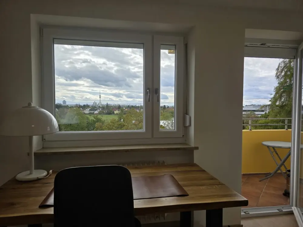 Möblierte 2-Zimmer-Wohnung, ca. 50 m², Südbalkon, frisch renoviert, Nähe BMW FIZ