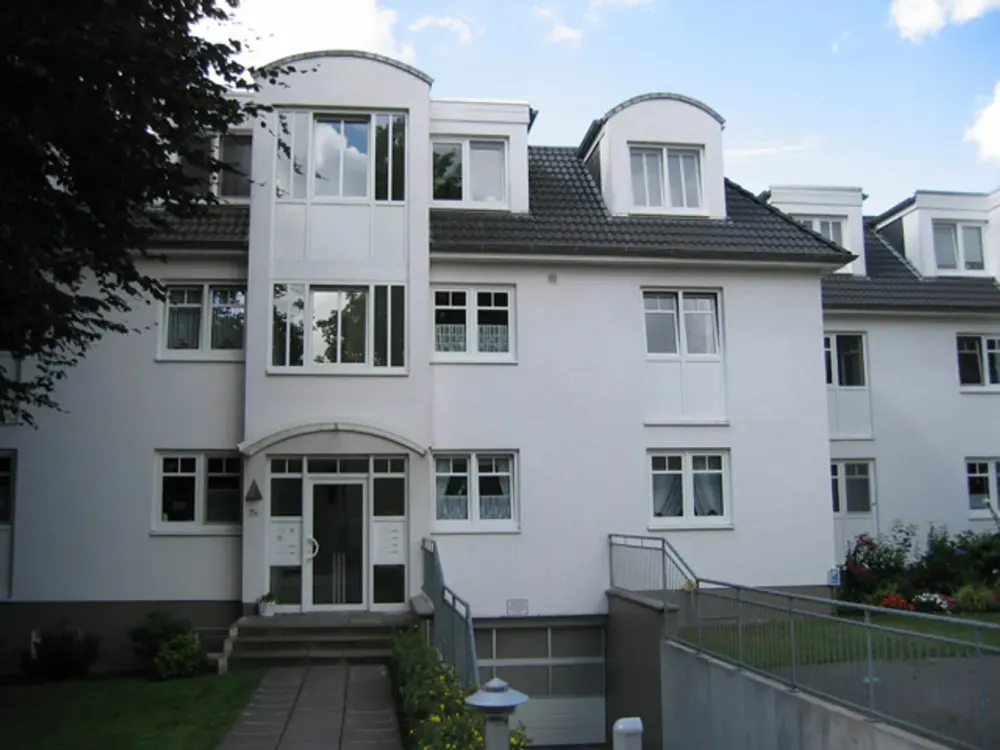 Beautiful 3-Room Apartment with Balcony/Fitted Kitchen/2 Parking Spaces in the Center of Lilienthal