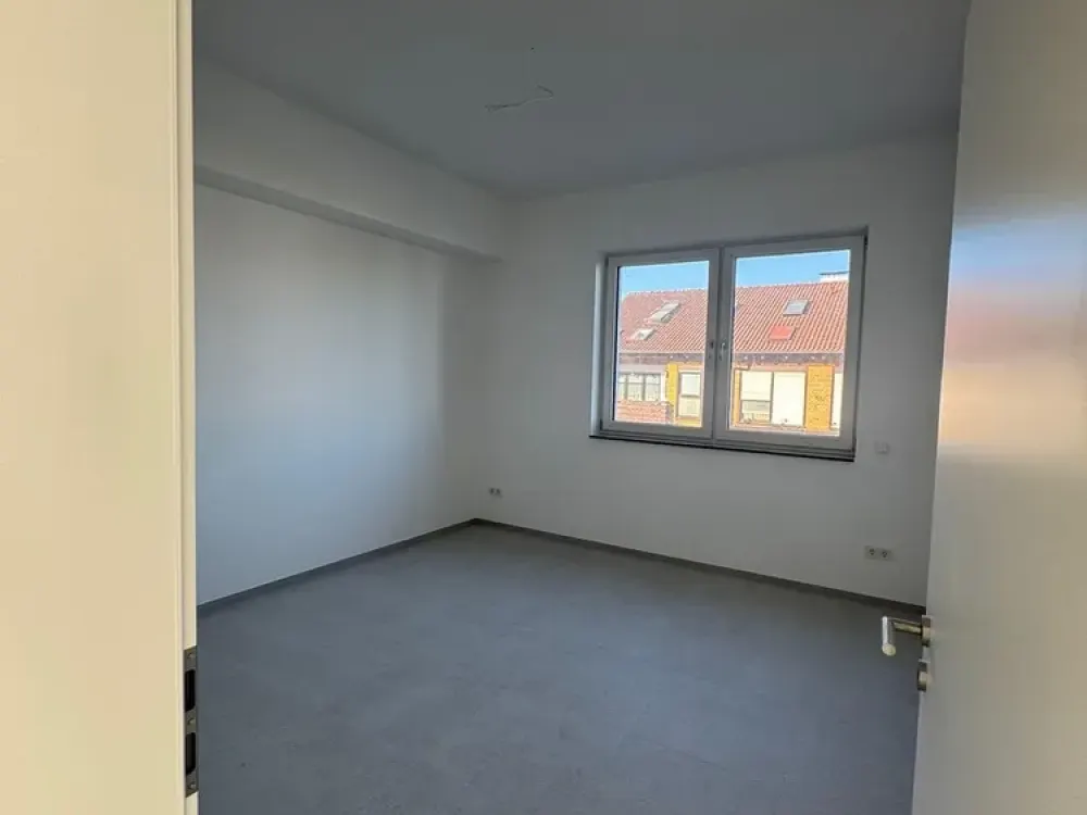 Lichtdurchflutete, moderne 3-Zi-Wohnung mit EBK, Balkon und Gäste-WC - Energieeffizienzklasse A+