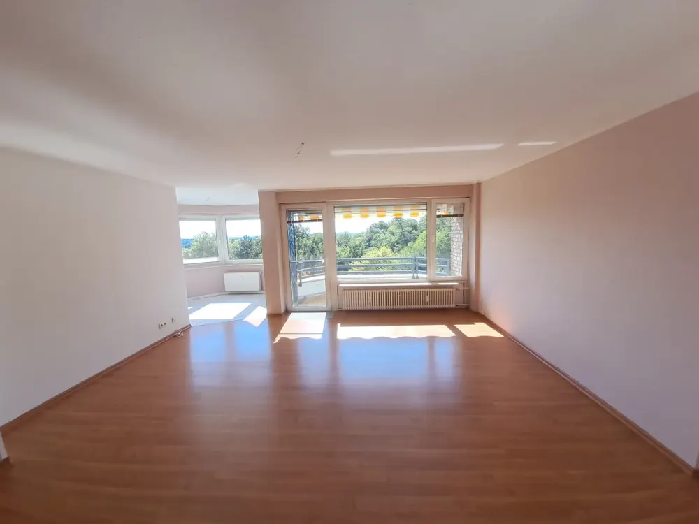 Schöne 2-Zimmer Wohnung im Grünen direkt am Bayerpark