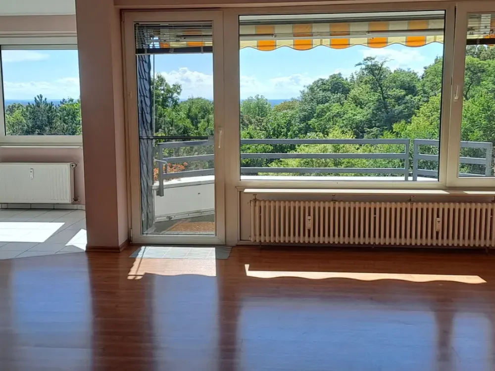 Schöne 2-Zimmer Wohnung im Grünen direkt am Bayerpark