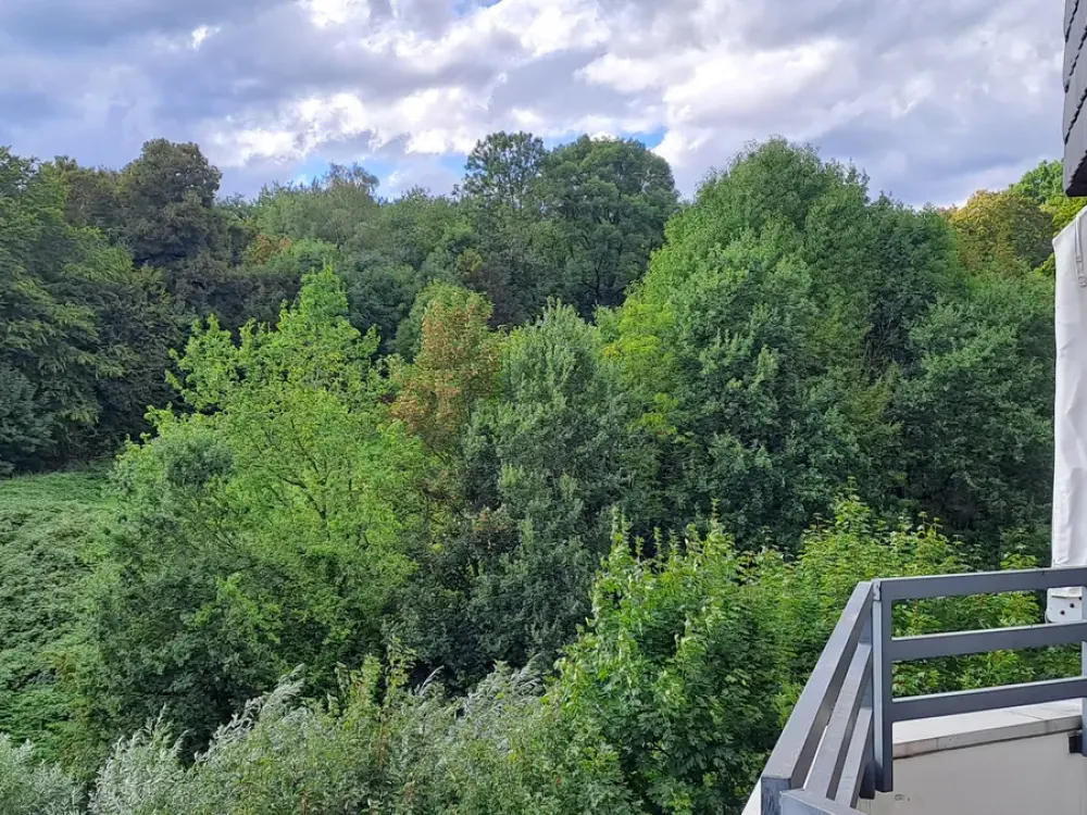 Schöne 2-Zimmer Wohnung im Grünen direkt am Bayerpark