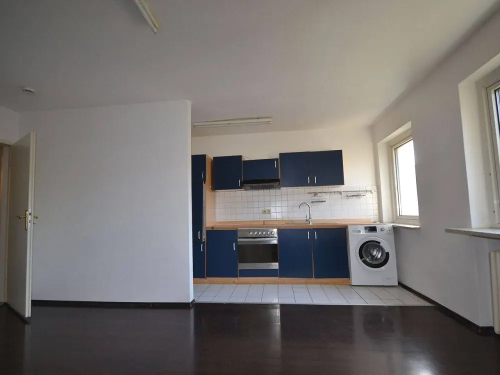 Bright and Comfortable 3-Room Apartment with Green View