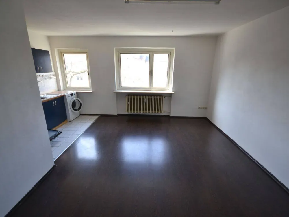 Bright and Comfortable 3-Room Apartment with Green View