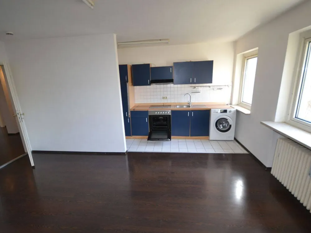 Bright and Comfortable 3-Room Apartment with Green View