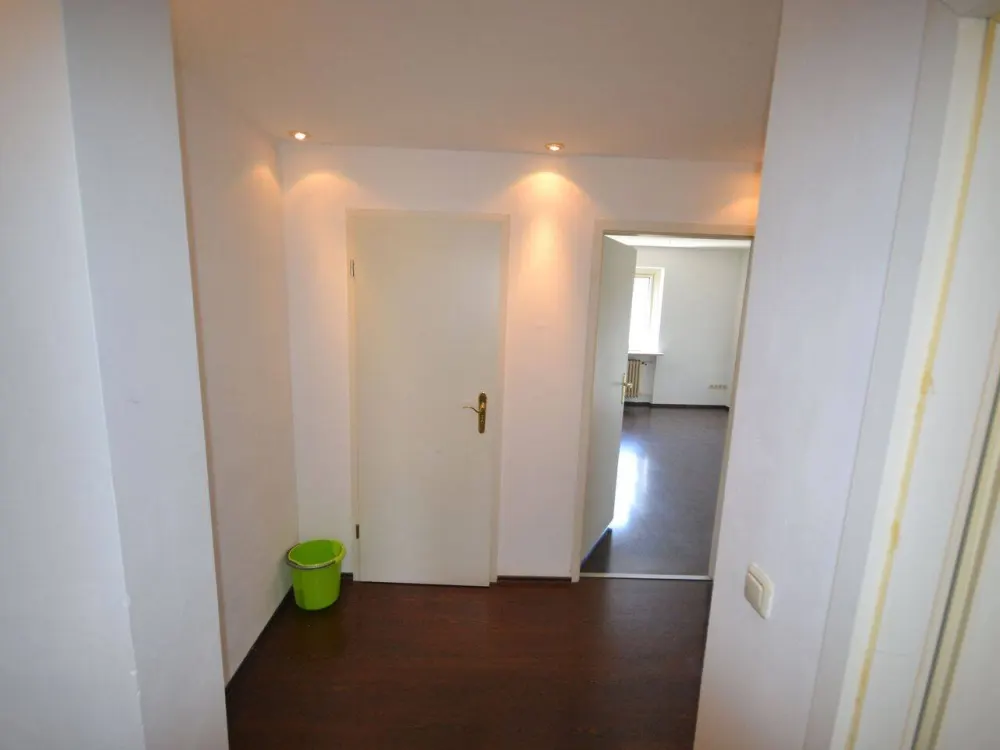 Bright and Comfortable 3-Room Apartment with Green View