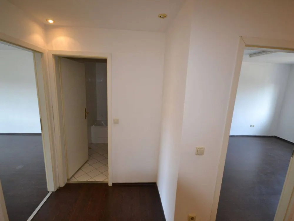 Bright and Comfortable 3-Room Apartment with Green View