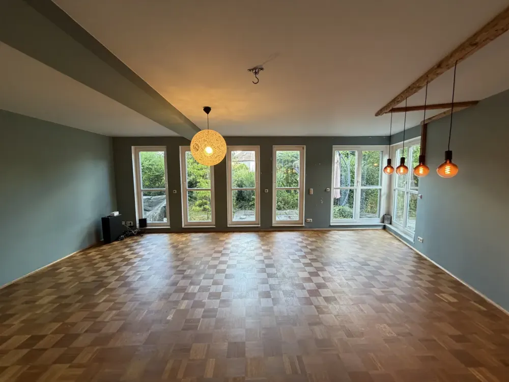 Exklusive 5-Zimmer-Maisonettewohnung mit Designer-Einbauküche, Terrasse & Gartenbereich in Hofheim a