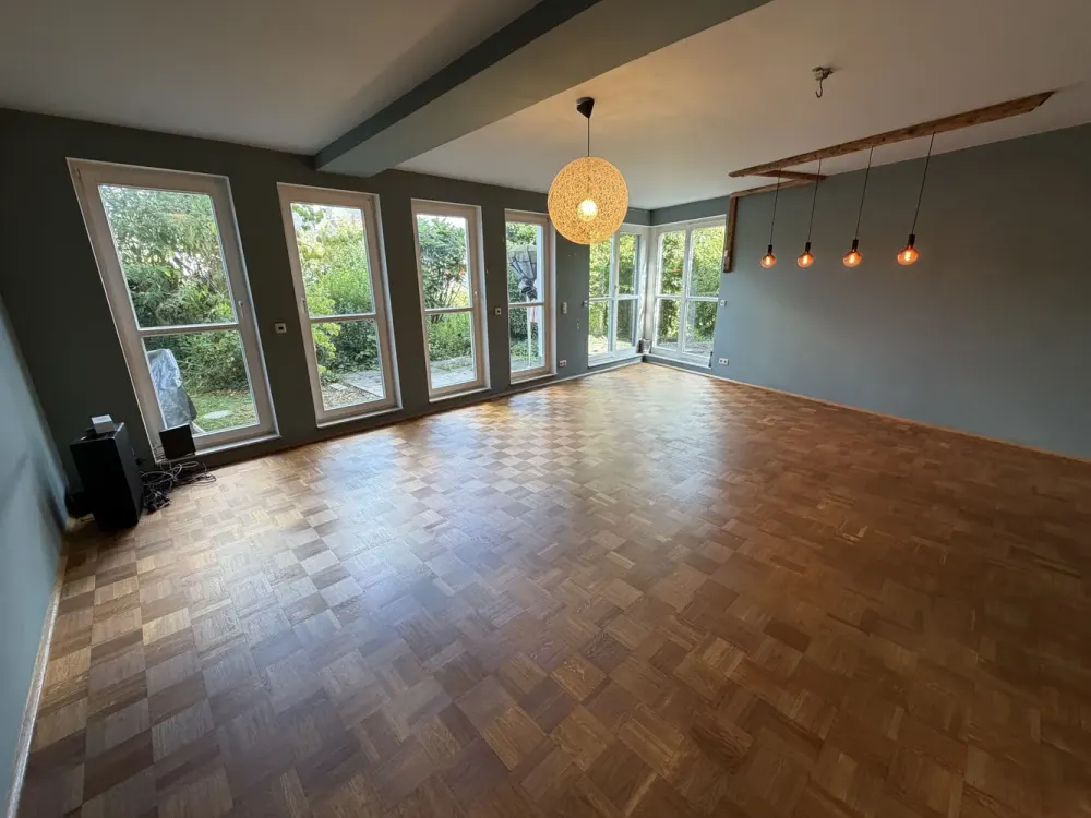 Exklusive 5-Zimmer-Maisonettewohnung mit Designer-Einbauküche, Terrasse & Gartenbereich in Hofheim a