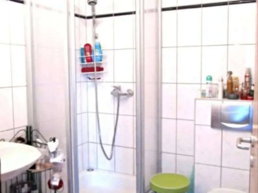 Nice apartment with balcony facing the courtyard near the university