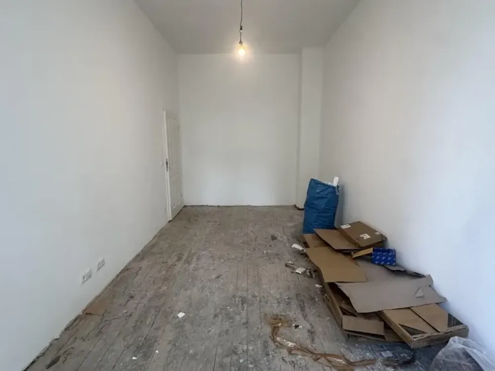 *Erstbezug* Kernsanierte 3-Zimmer Altbau Wohnung mitten auf der Bergerstraße mit EBK und Balkon