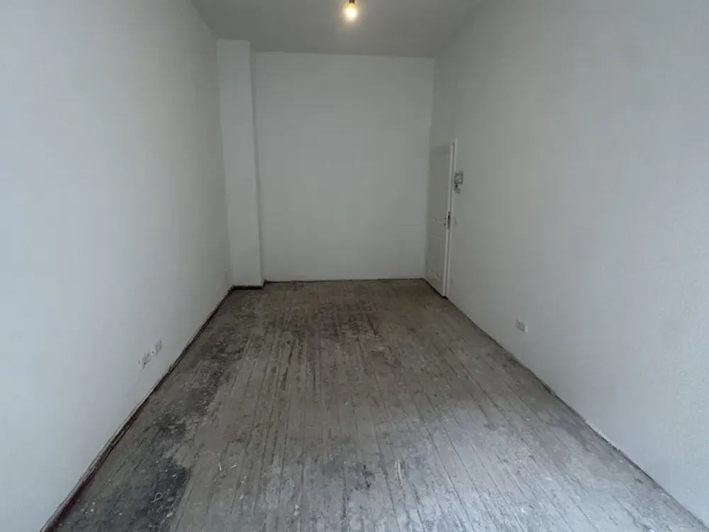 *Erstbezug* Kernsanierte 3-Zimmer Altbau Wohnung mitten auf der Bergerstraße mit EBK und Balkon