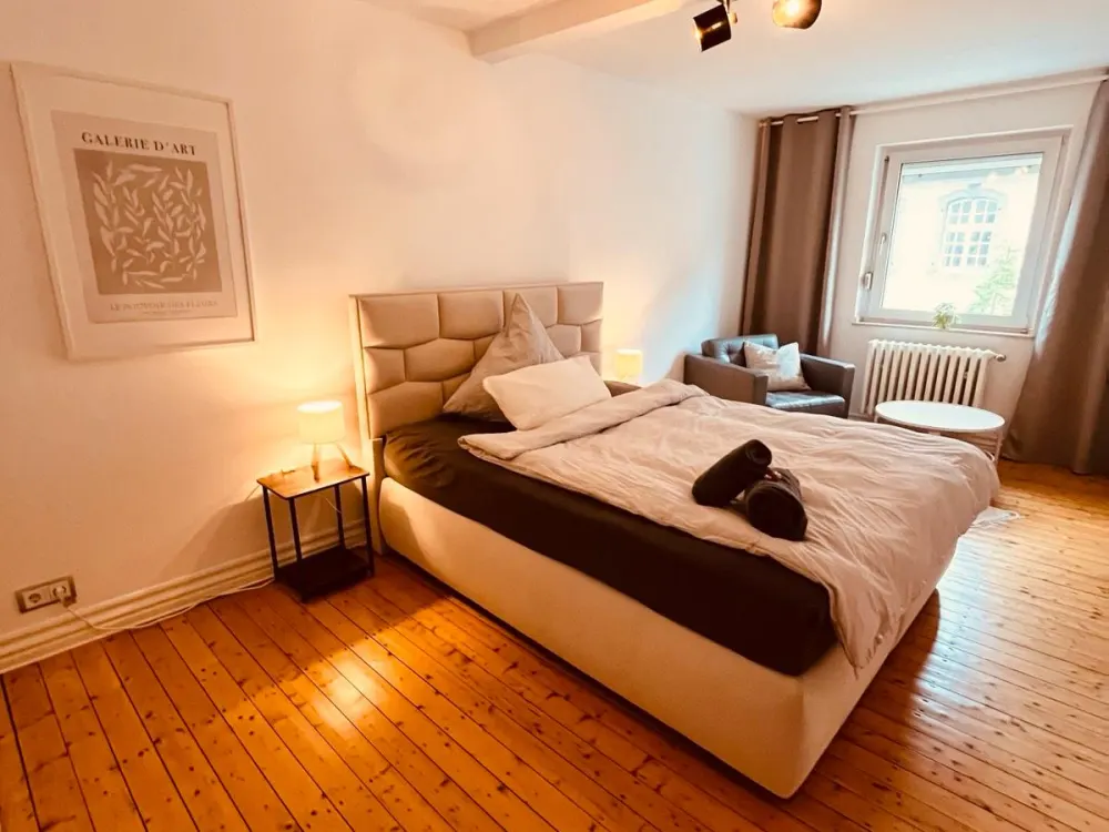 Möblierte 3 Zi-Whg mit Balkon ideal für Expats