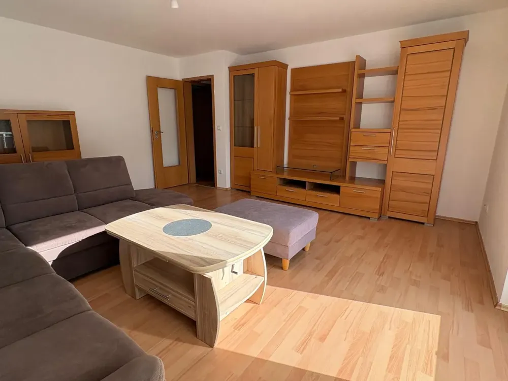 Furnished & Immediately Available: 3 Rooms, 2 Balconies and 2 Bathrooms in a Quiet Location by the Forest Edge.