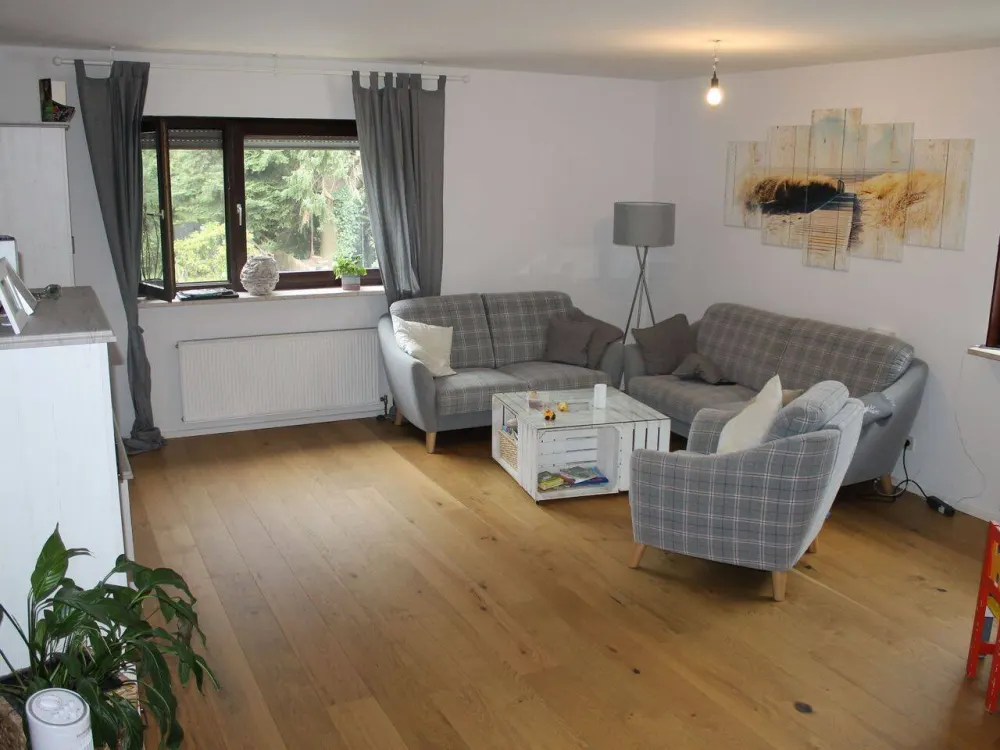 Dellbrück - 4 Zimmer, Küche, Diele, Bad, WC, mit Balkon