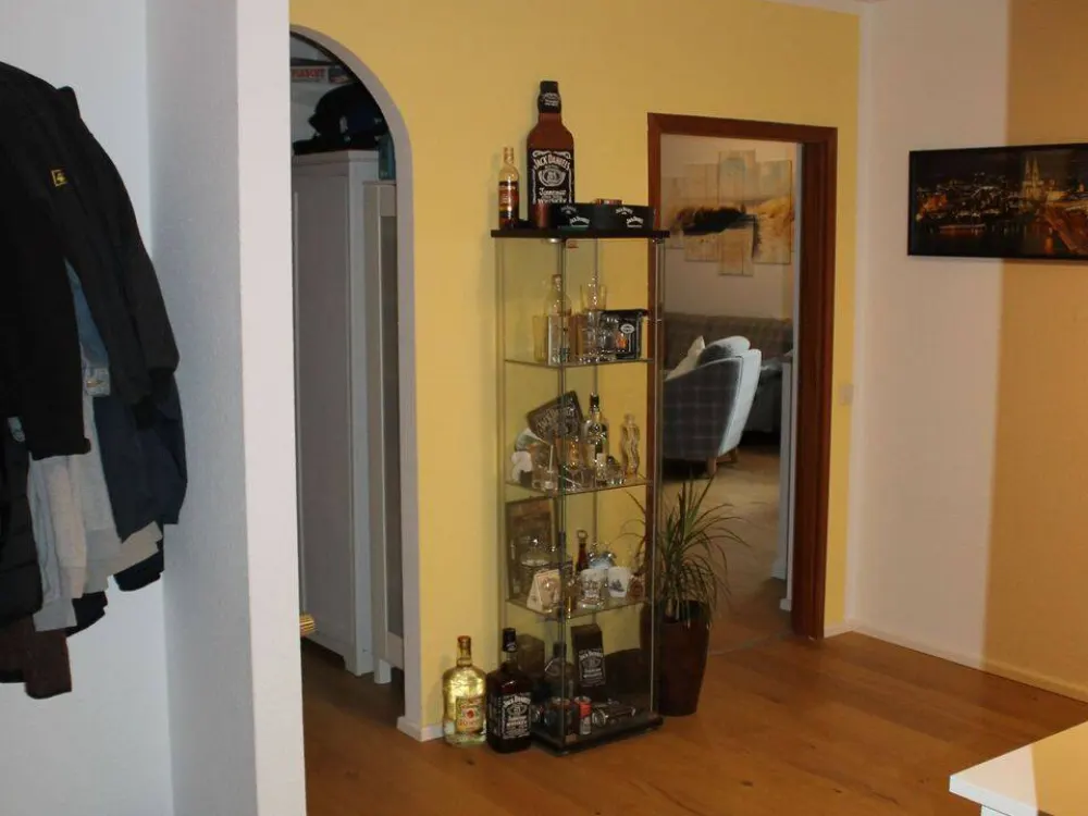 Dellbrück - 4 Zimmer, Küche, Diele, Bad, WC, mit Balkon