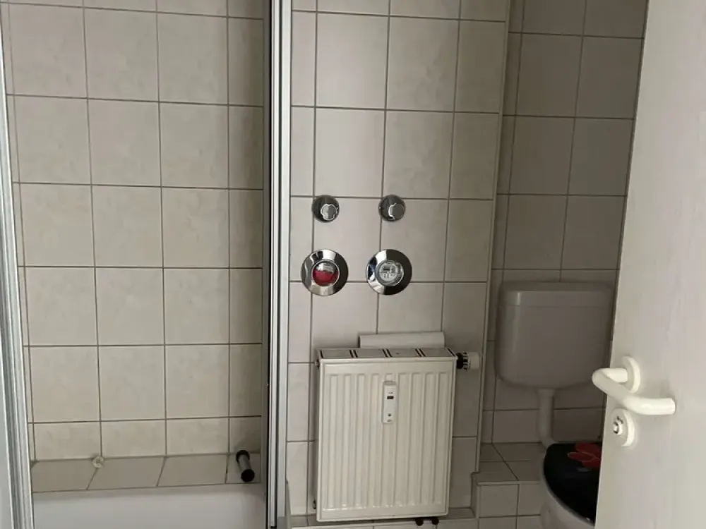 Beautiful 2-Room Apartment, Bedroom Facing the Courtyard in Neustadt-Neuschönefeld