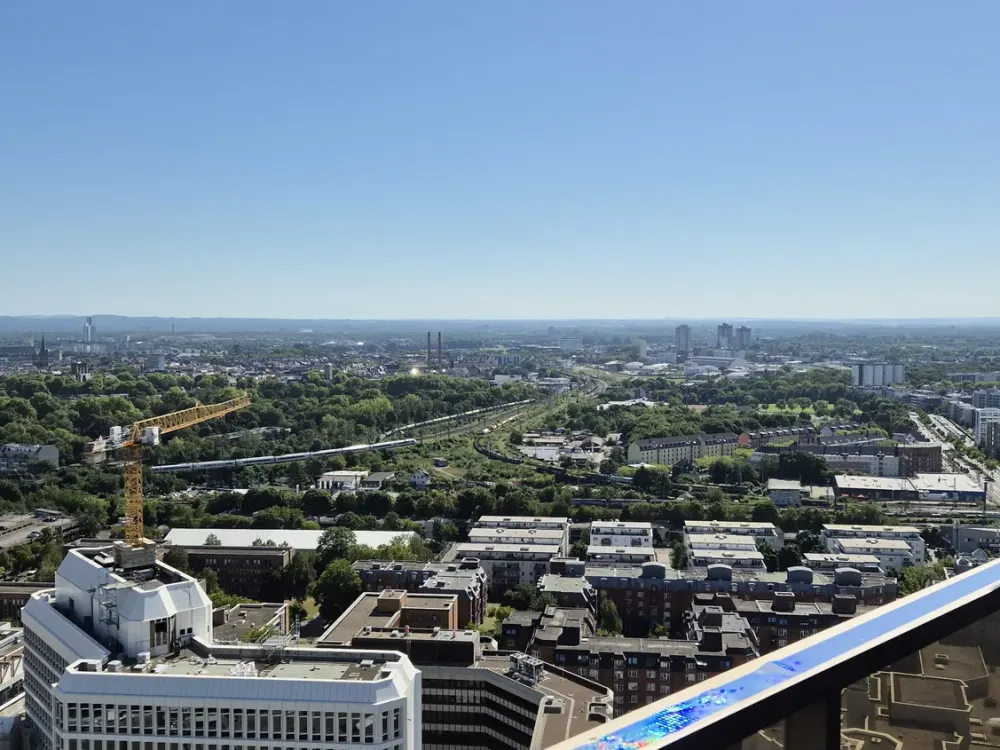 Exklusives möbliertes Appartement in der 31. Etage