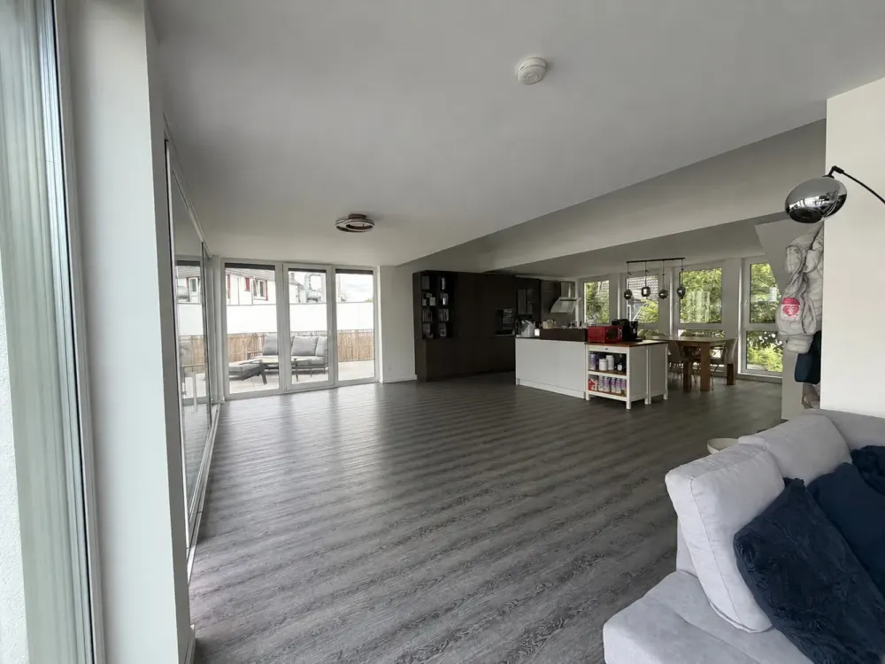 Penthouse mit großzügiger Living-Area und Terrasse, fußläufig zum Zentrum