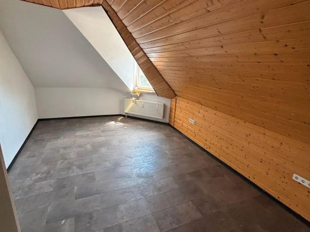 Wohnung 3ZKB Dachgeschoss Neunkirchen Wellesweiler renoviert