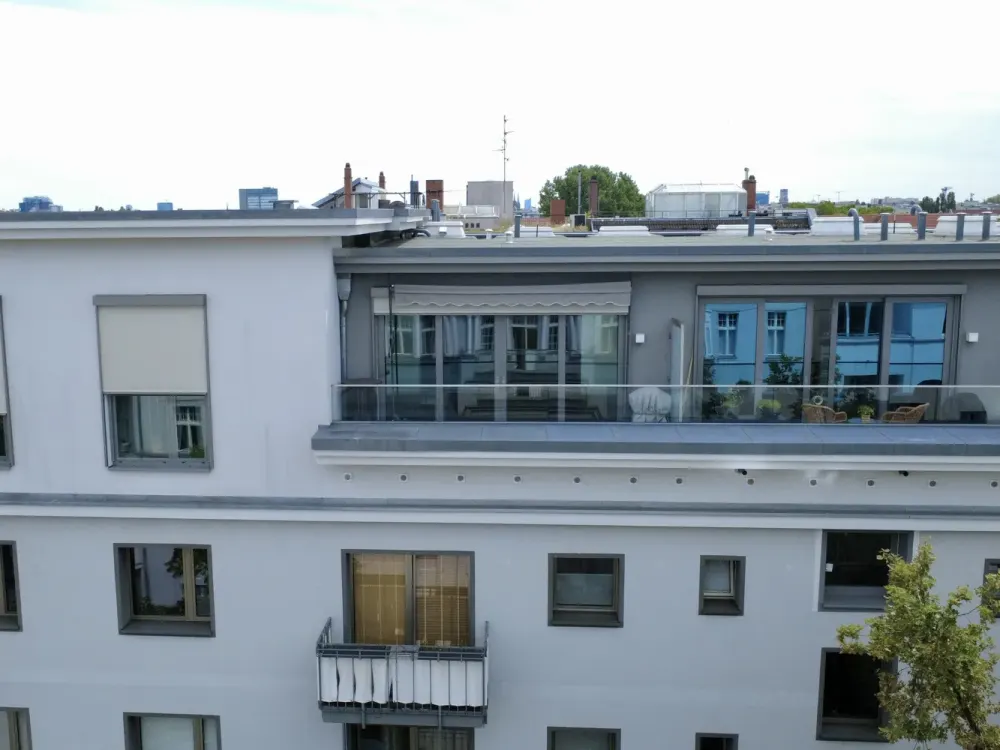 Exklusive Penthousewohnung mit großer Sonnenterrasse, Aufzug und hochwertiger Ausstattung