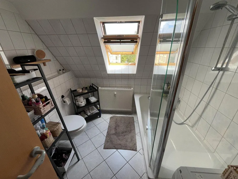 Möblierte 2-Zimmer-Maisonettewohnung in zentraler, ruhiger Lage