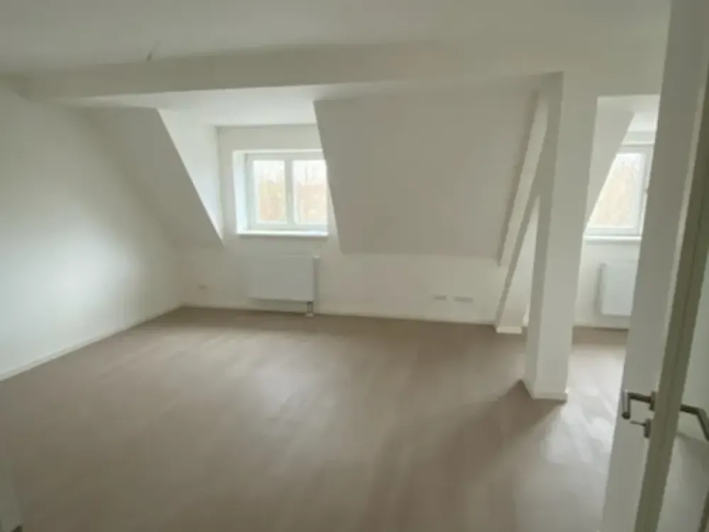 sehr schöne 2 Raum Wohnung mit Balkon