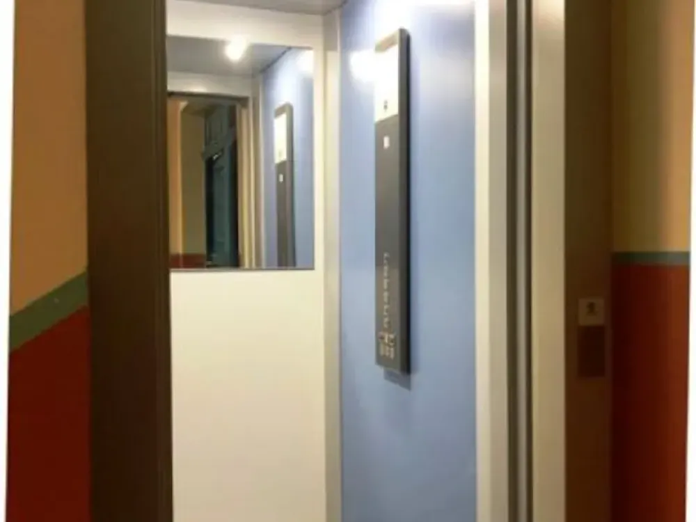 sehr schöne 2 Raum Wohnung mit Balkon