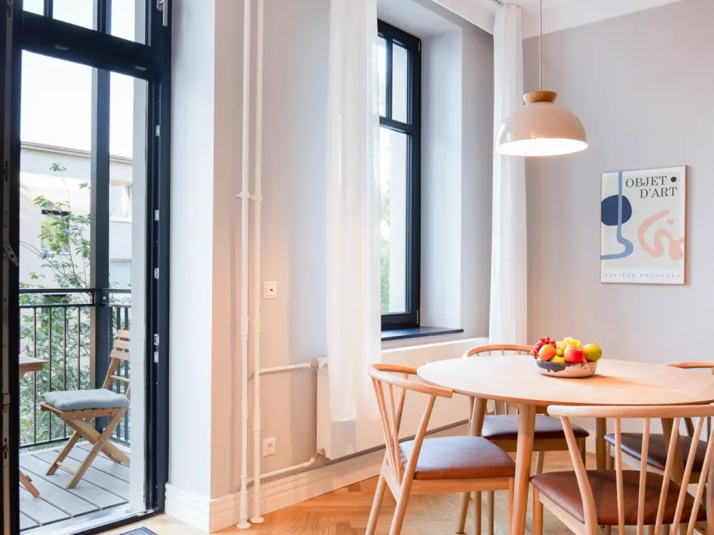 Exklusiv möbliertes 2-Zimmer City-Apartment an der Mediaspree