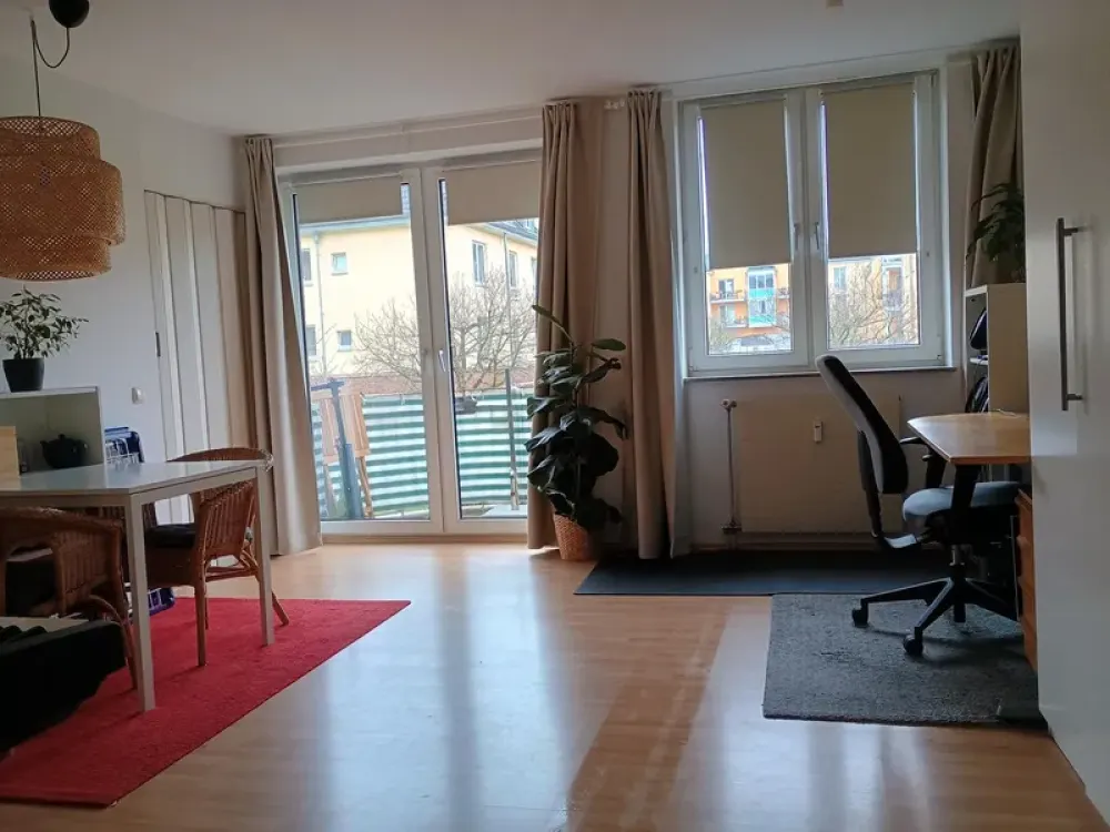 Bright, friendly one-room apartment with balcony in Düsseldorf-Benrath, near the Rhine-Benrath