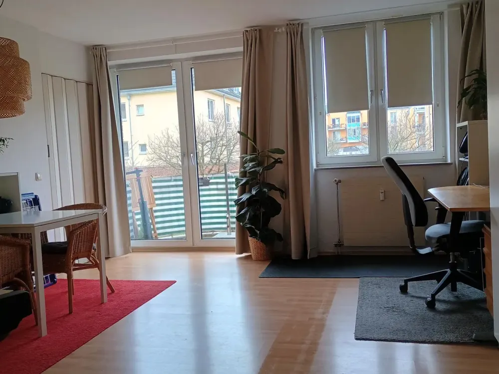 Bright, friendly one-room apartment with balcony in Düsseldorf-Benrath, near the Rhine-Benrath