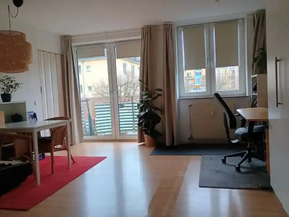Bright, friendly one-room apartment with balcony in Düsseldorf-Benrath, near the Rhine-Benrath