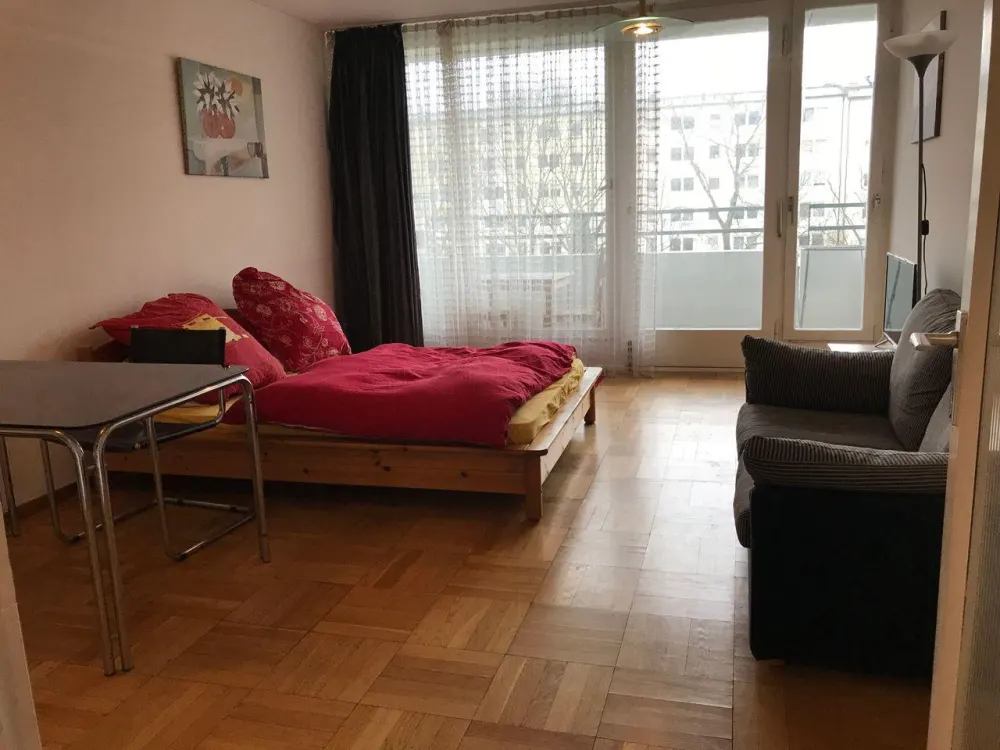 Möbliertes 1-Zimmer-Apartment mit Balkon in München-Schwabing