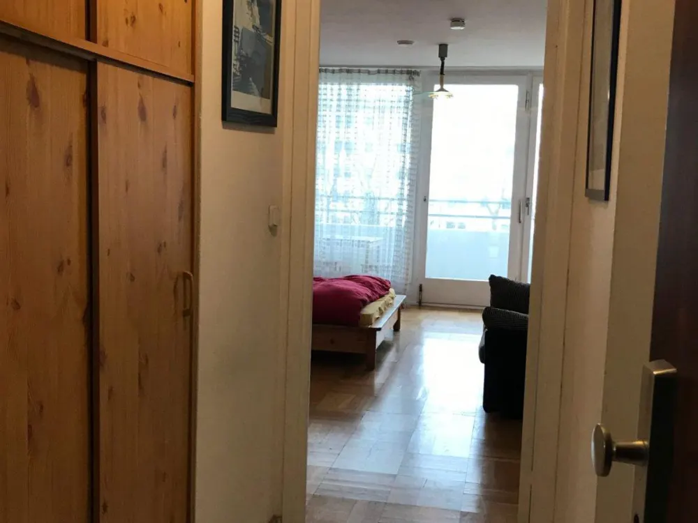 Möbliertes 1-Zimmer-Apartment mit Balkon in München-Schwabing